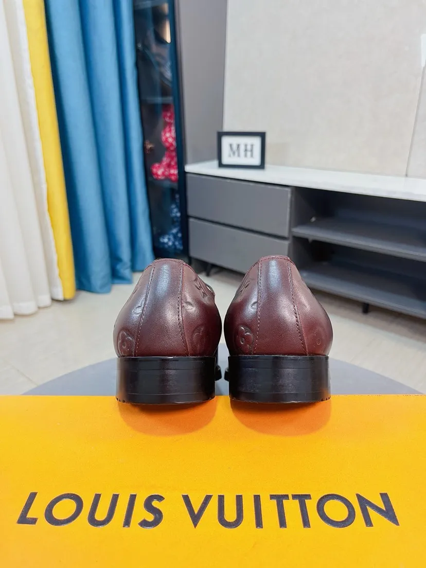 Men's Men's Shoes 💰480🌹🌹《Lv》The latest and most popular casual business leather shoes, top brands [Seduce] Luxury ~ Purchasing, [Strong] The uppers are made of imported patent leather with printed original material ➕ Genuine leather lining (•) fine workmanship. The original stylish and stylish soft rubber wear-resistant and non-slip outsole is light and comfortable on the feet. The real thing looks better in real life. 38-44, 45 can be customized.
